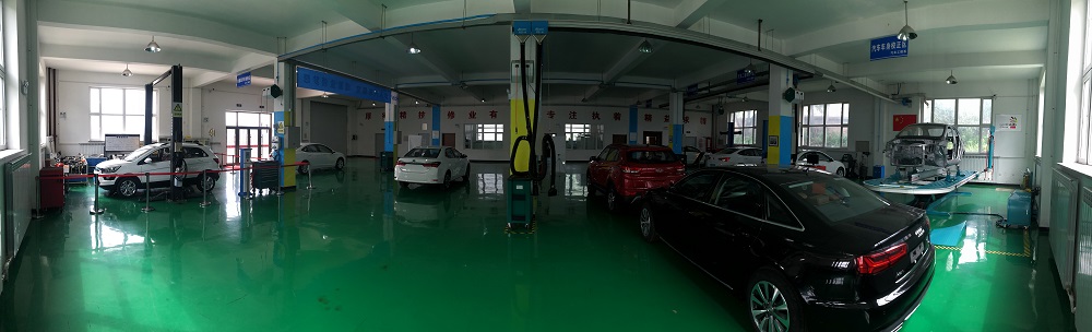 汽车工程系实训中心.jpg